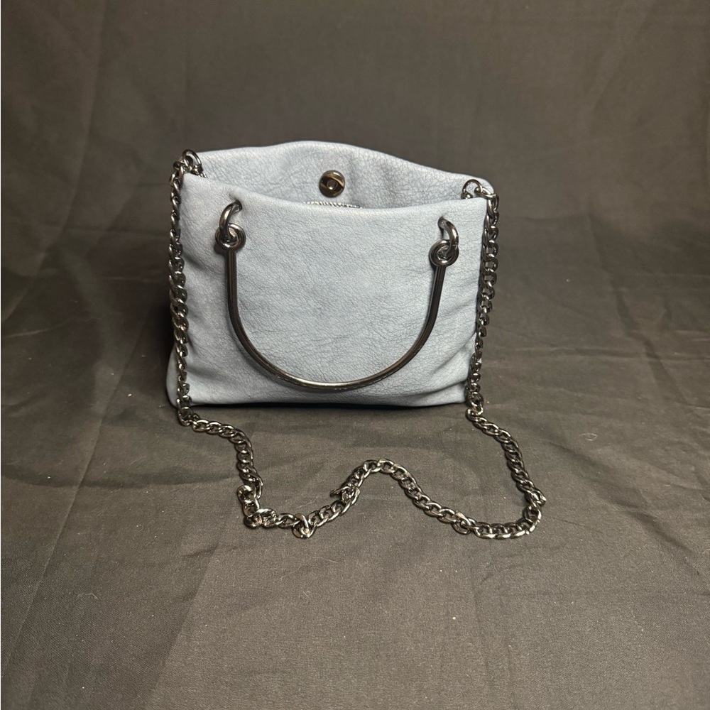 Elegant Gray Chain Shoulder Bag - Picture 4 of 9
